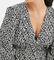 Mini abito da donna sostenibile, abito estivo con stampa astratta con scollo a V, abito a maniche lunghe 910177 Nero/Beige chiaro