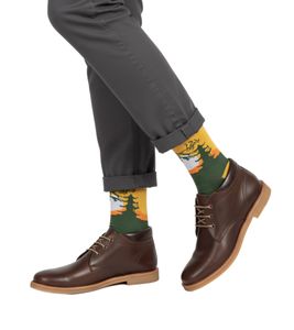 1 Paar Moustard Samurai Baumwoll-Socken mit Silhouette eines Samurai Kämpfers gemusterte lange Strümpfe 22S-SAMU Gelb/Orange/Weiß