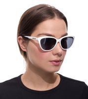 Lunettes de soleil adidas pour femme avec verres gris miroir et branches blanches. Lunettes d'été. Catégorie de filtre 3. EY0433 Blanc.