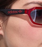 adidas Sonnenbrille für Damen und Herren Rechteckige-Brille Gradient-Brille mit Verspiegelung UVA & UVB Schutz Filterkategorie 2 Urlaubs-Brille EW3548 Rot adidas Sonnenbrille für Damen und Herren Rechteckige-Brille Gradient-Brille mit Verspiegelung UVA & UVB Schutz Filterkategorie 2 Urlaubs-Brille EW3548 Rot