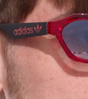 Occhiali da sole adidas da donna e da uomo, rettangolari, sfumati, con trattamento a specchio, filtro di protezione UVA e UVB, categoria 2, occhiali da vacanza EW3548 rossi