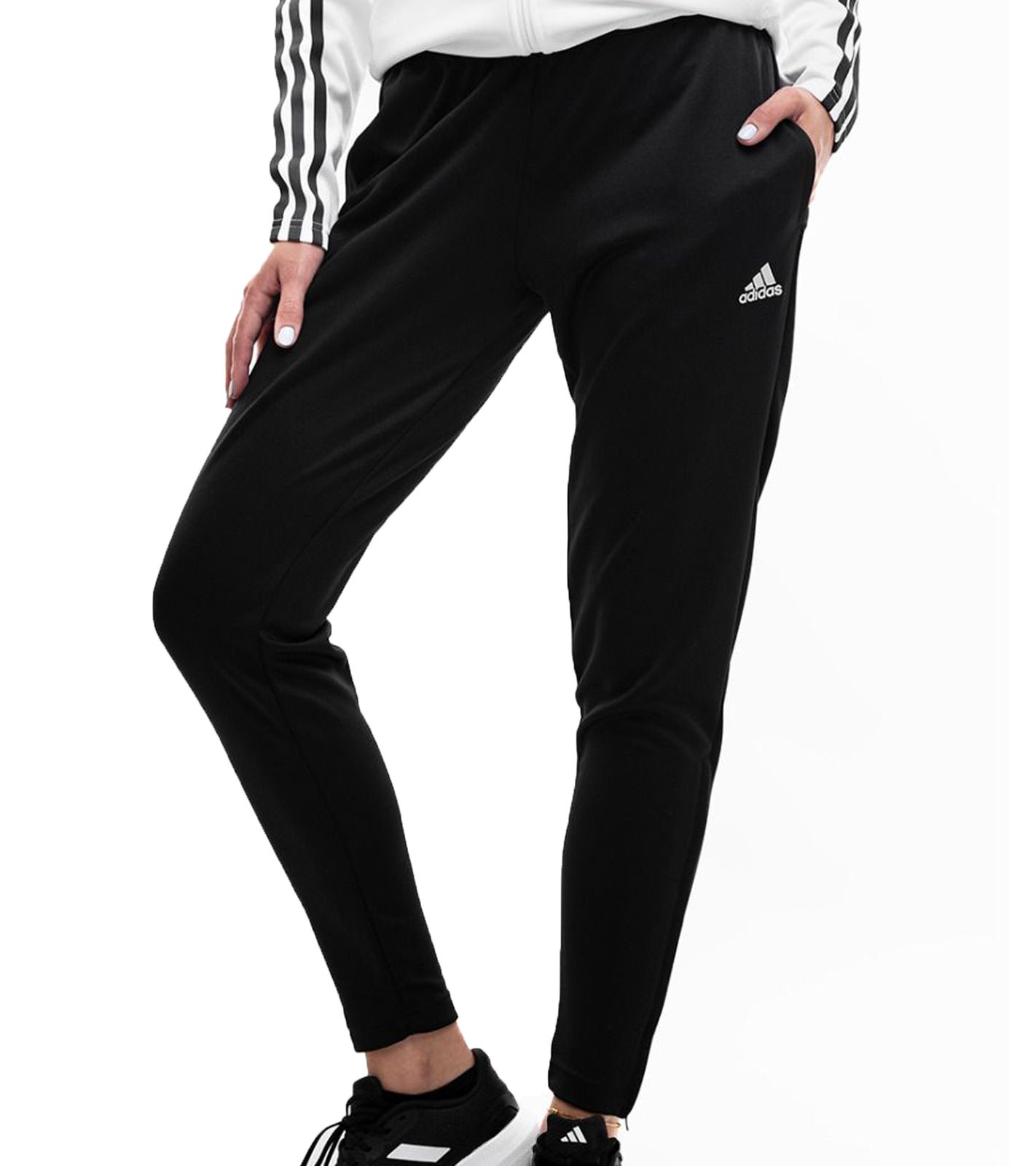 adidas Entrada 22 Damen Jogginghose nachhaltige Präsentations-Hose mit AEROREADY HC0335 Schwarz