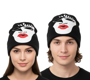 Gorro KISS con estampado frontal grande, gorro de punto, gorro de abanico con logo en el cuello, SK162060KIS Negro Gorro KISS con estampado frontal grande, gorro de punto, gorro de abanico con logo en el cuello, SK162060KIS Negro