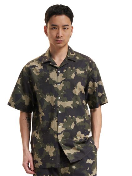 Redefined Rebel Rodney Übergangsjacken in Army-Camouflage