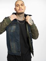 Chaqueta vaquera azul con mangas bomber vsct