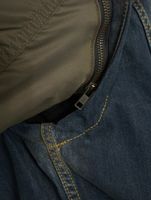 Chaqueta vaquera azul con mangas bomber vsct