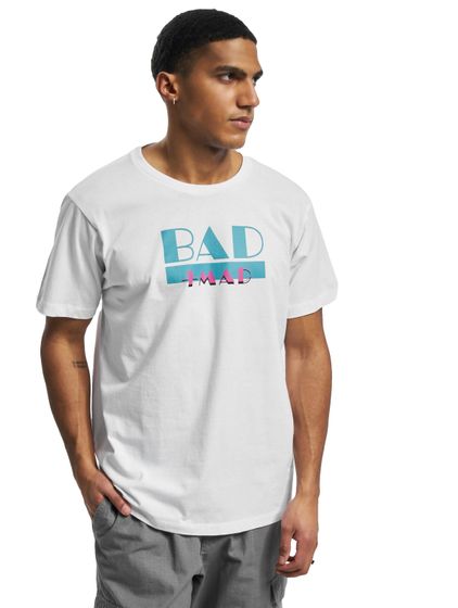 Camiseta blanca con cuello redondo de BAD+MAD Miami