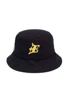Gorras negras de los Entroneros del Fehérvár de la Liga Europea de Fútbol Gorras negras de los Entroneros del Fehérvár de la Liga Europea de Fútbol