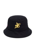 Gorras negras de los Entroneros del Fehérvár de la Liga Europea de Fútbol