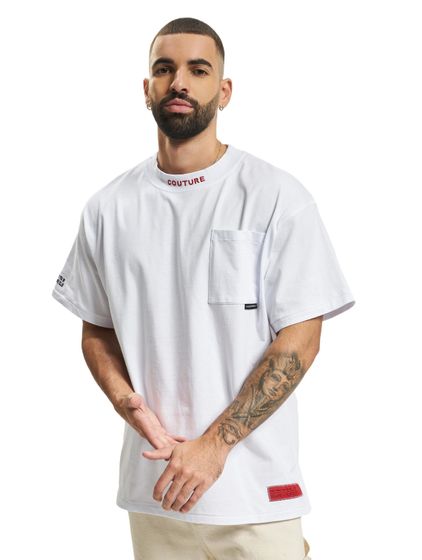 Camiseta blanca con bolsillo recortado de The Couture Club