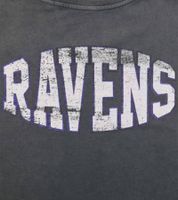 RE:COVERED X NFL Baltimore Ravens - Camiseta de hombre con casco de fútbol americano, cuello redondo de algodón, RCNFL1315I Gris