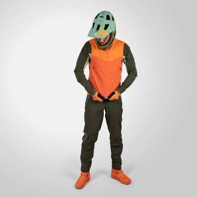 Endura Herren Softshellwesten MT500 Spray Weste Mehrfarbig