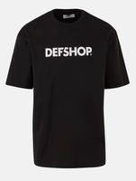 DEF MERCH Souvenir T-Shirts mit großem Marken-Print Rundhals-Shirt in Schwarz, Beige oder Camouflage DEF MERCH Souvenir T-Shirts mit großem Marken-Print Rundhals-Shirt in Schwarz, Beige oder Camouflage