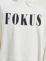 Sudadera Fokus x Def para hombre con bolsillo tipo canguro y varios estampados en blanco o negro