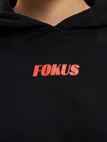 Sudadera Fokus x Def para hombre con bolsillo tipo canguro y varios estampados en blanco o negro