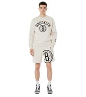 Short de survêtement Hollister x NBA avec logos d'équipe, 100 % coton, tailles 328 à 278, différents modèles : Brooklyn Nets (beige), Milwaukee Bucks (taupe) ou logos des équipes NBA (rouge)