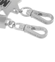 Trendiges Calvin Klein Charm-Set Downtown Edelstahl-Anhänger mit kontrastfarbigen Harz und MORE-Schriftzug Taschen-Accessoires 7x1,3cm KJJCBA090100 Silber/Schwarz