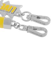 Schickes Calvin Klein Charm-Set Downtown Edelstahl-Anhänger mit kontrastfarbigen Harz und LIVE IT-Schriftzug Taschen-Accessoires 7x1,3cm KJJCJA090100 Silber/Gelb