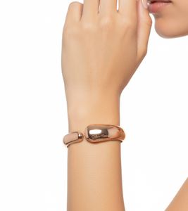 Zeitloser Calvin Klein Damen Armreif aus Edelstahl Armband Eleganter Arm- & Handgelenk-Schmuck Größe XS KJ6GPD1001 Rosegold