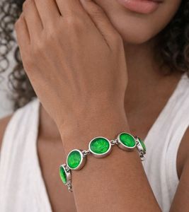 Edle Calvin Klein Charisma Damen Armkette-Armband aus Messing in Silber mit grünen Glassteinen KJANGB020100 Silber/Grün