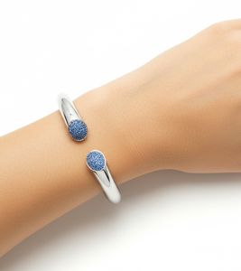 Stilvolles Calvin Klein Damen Edelstahl-Armband mit funkelnden Kristallen Arm-Schmuck Handgelenk-Schmuck Größe XS KJ8YMF0402 Silber