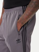 Sportliche adidas Classic TP Herren Trainingshose JY1274-22988 Grau