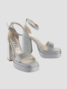 Sandalias cómodas para mujer Buffalo, color plata.