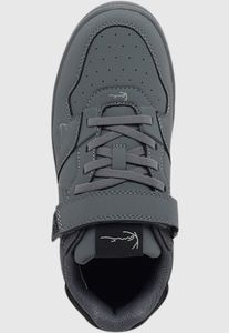 Zapatillas deportivas elegantes para hombre de Karl Kani, color gris.