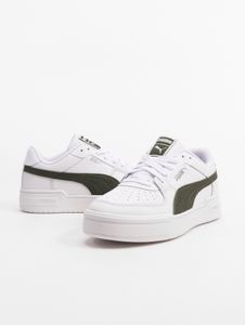 sporty Puma unisex sneakers white