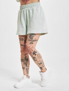 leichte New Era Damen Shorts Grün
