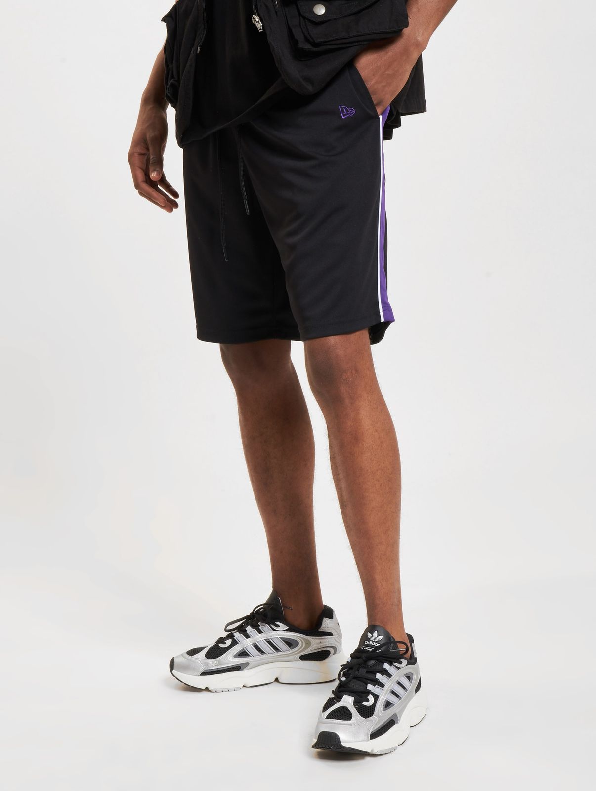 New Era Herren Shorts Schwarz