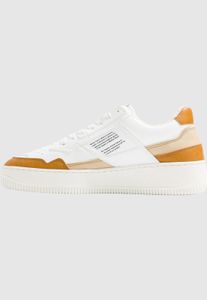 modern MoEa men's sneakers white