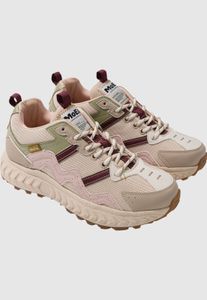 Zapatillas deportivas unisex MoEa color beige.