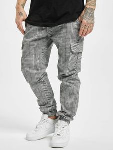 bequeme URBAN CLASSICS Herren Jeans Stretch Reißverschluss Taschen mit Baumwolle Weiß/Schwarz