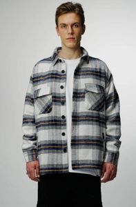 Polo homme moderne UNEFECTED en coton bleu