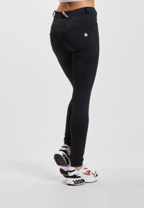 Pantalones vaqueros elásticos Casual Freddy para mujer, color negro.