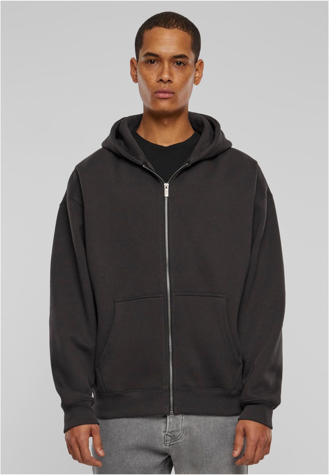Soft 2Y Studios men's hoodie with zipper pockets, 320 g/m² cotton, black
