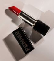 Visionärer FEMINIVES Femme Beauty Satin-Lippenstift mit kräftigem Rot Make-up Kosmetik-Produkt Schminke Tierversuchsfrei 3,5gr Schwarz/Rot