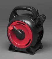 Guirlande lumineuse d'extérieur Konstsmide, sur enrouleur de câble, 7 mètres, 100 LED, Ambre, étanche IP44, Noir/Rouge