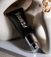 FEMINIVES Femme Beauty Intense Hide Concealer con copertura eccezionale - Prodotto cosmetico per il trucco - Cruelty-Free 30ml Nero/Argento