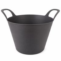 Bac flexible pratique de 30 litres avec poignées de transport ergonomiques, utilisable également comme panier de jardin ou panier à linge. Dimensions approximatives : 54 x 42 x 36 cm. Coloris non disponible.