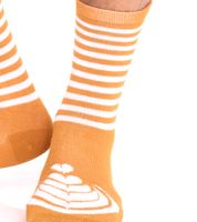 2 Paar TASTIQ Damen-Socken Kinder-Socken Baumwoll-Socken mit Latte Macchiato-Print Weihnachts-Geschenk für Kaffee-Liebhaber lange Strümpfe in stylischer Kaffeebecher-Geschenkbox Braun/Schwarz