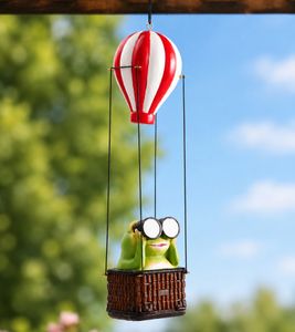 Décoration suspendue Grenouille en montgolfière rouge 29 x 7,5cm **Produit de second choix – testé & parfaitement fonctionnel** Multicolore
