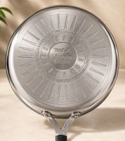 Poêle Tefal par Jamie Oliver, acier inoxydable, revêtement antiadhésif, 28 cm de diamètre, compatible tous feux **Produit de seconde main – Testé et parfaitement fonctionnel** Noir/Argent