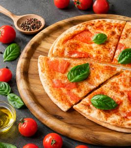 KESPER Acacia Wood Pizza Plate Ø32cm Knife-Friendly **B-Grade – tested & fully functional** in Brown