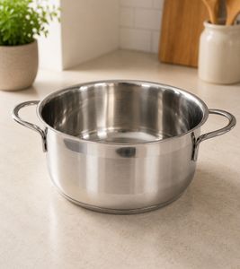 Casserole en acier inoxydable 16 cm avec graduation intérieure, capacité 1,25 L **Produit de seconde main – Testé et entièrement fonctionnel** Argent