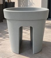 Jelenia Plast Balkongeländer Topf rund Balkon-Zubehör ca Ø28 x H25 cm **B-Ware – geprüft & funktionell einwandfrei** Grau / Weiß
