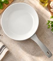 Poêle à frire en aluminium de 28 cm de diamètre avec revêtement antiadhésif ILAG Ultimate HL de haute qualité **Produit de seconde main - Inspecté** Blanc