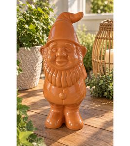 Nain de jardin décoratif en dolomite, avec chapeau long et barbe. Dimensions approximatives : 25 × 10 × 9,5 cm. **Grade B – inspecté**. Orange