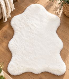 ca. 55 × 80 cm LUXOR living Kunstfell-Teppich mit weicher Oberfläche - Wohnzimmer-Teppich Wohnaccessoire Dekoteppich 704384 Weiß